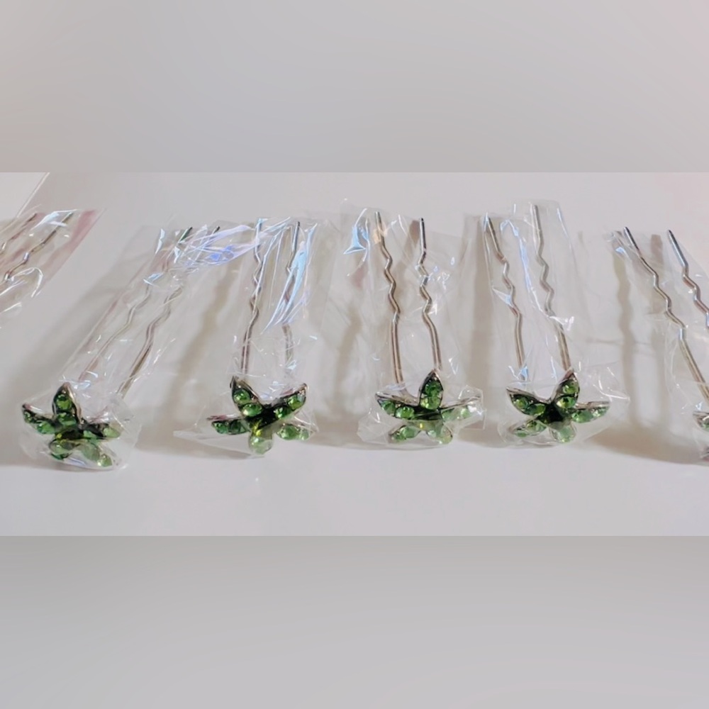 6pc. Beautiful Green Crystal and Rhinestones Hair Accesories in Flower design.